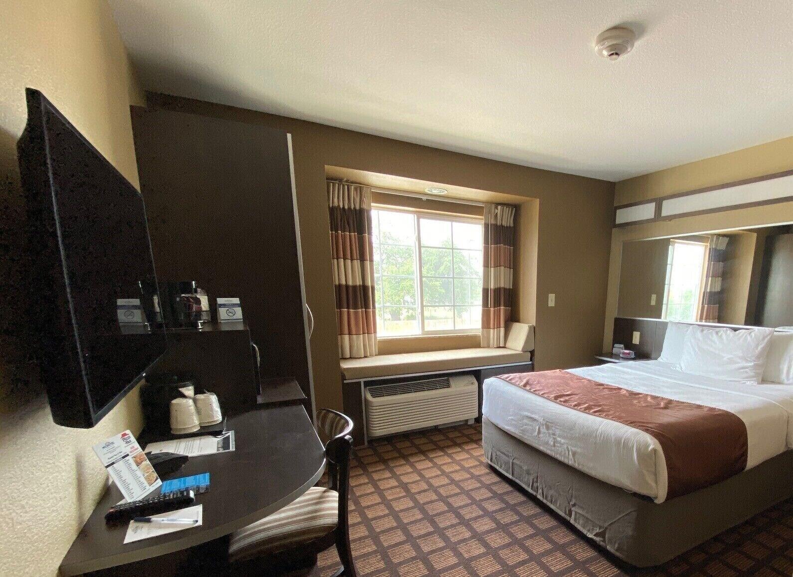 Microtel Inn & Suites Kenedy Εξωτερικό φωτογραφία