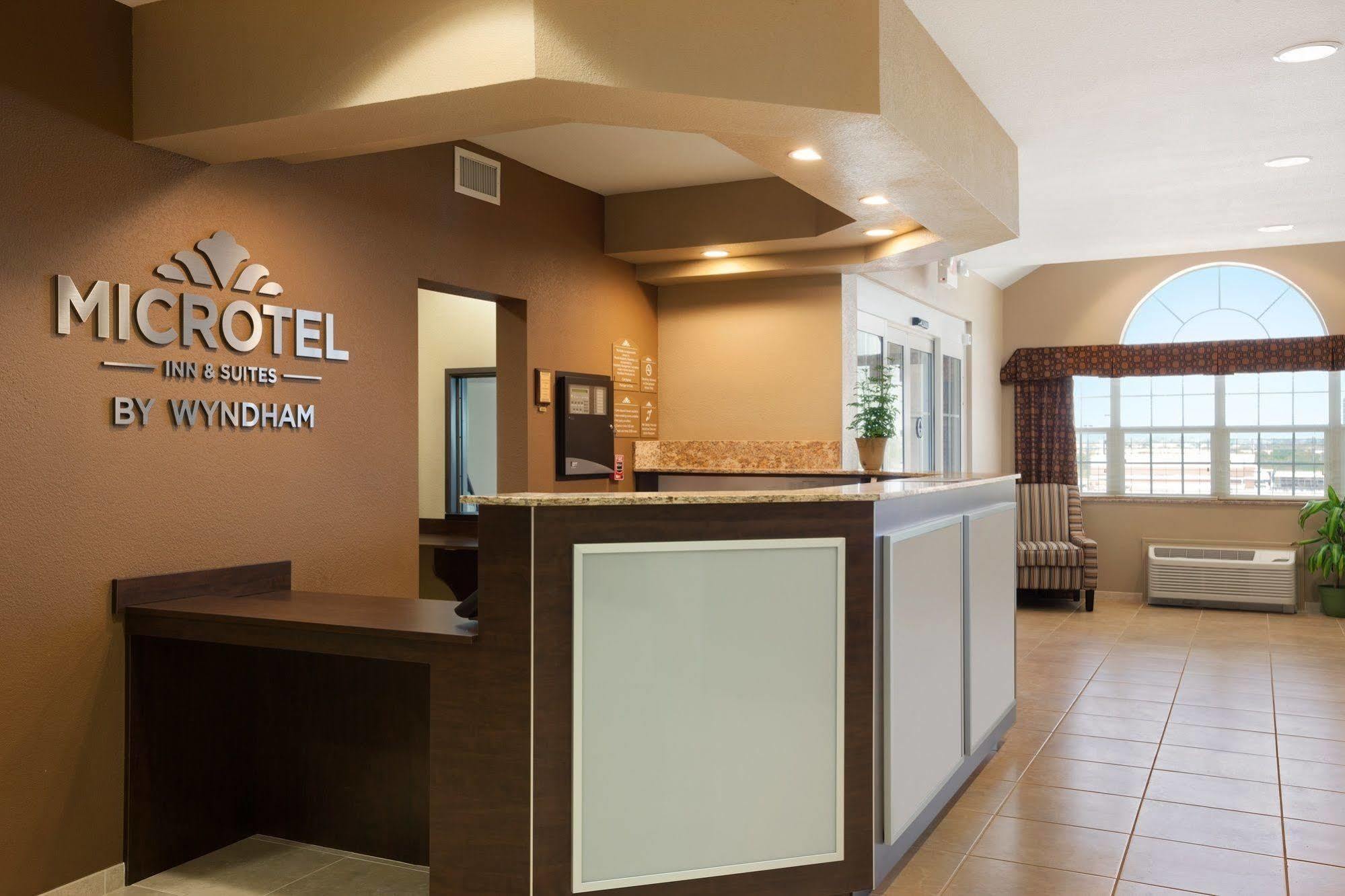 Microtel Inn & Suites Kenedy Εξωτερικό φωτογραφία
